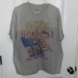 DISCONTINUED URBAN OUTFITTERS GRAPHIC TEE
